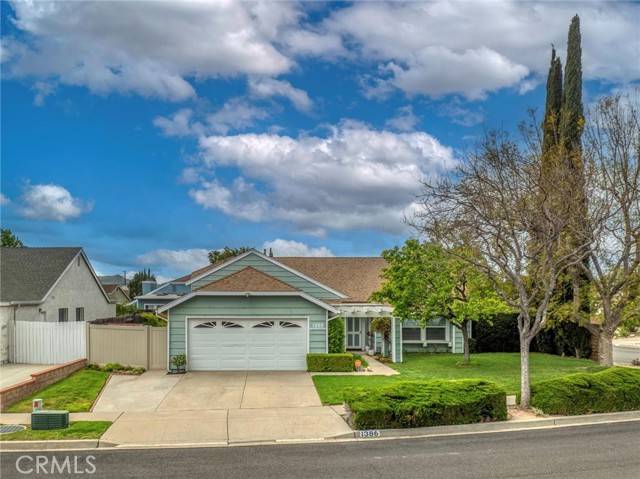 1386 Rio Vista CT, Simi Valley, CA 93065