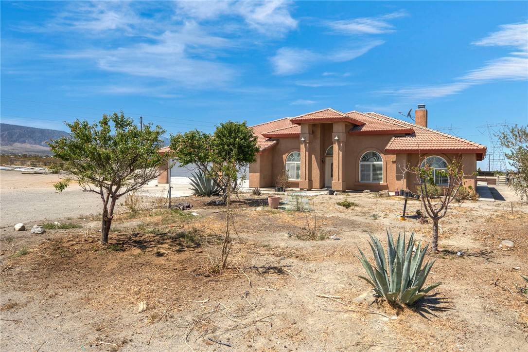 13724 Arena Rd, Pinon Hills, CA 92372