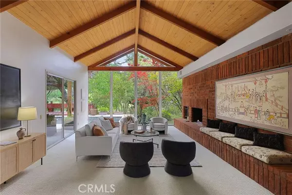 3951 Vanalden AVE, Tarzana, CA 91356