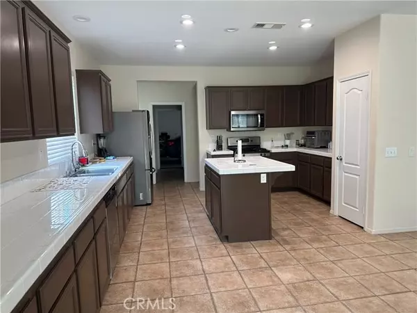 Perris, CA 92571,953 Curlew ST