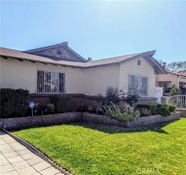 South Gate, CA 90280,2912 Santa Ana ST