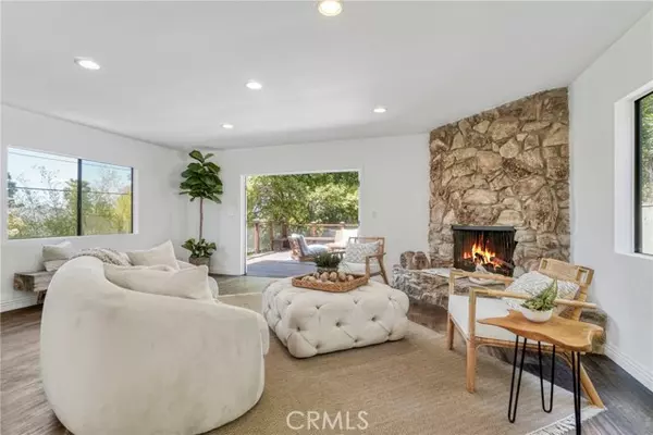 Sherman Oaks, CA 91423,3392 Coy DR