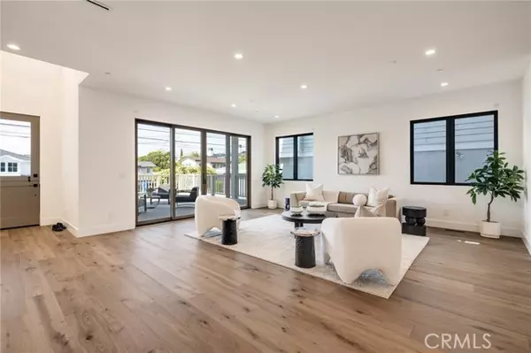 Manhattan Beach, CA 90266,932 9th ST