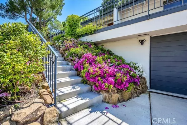 Sherman Oaks, CA 91403,3521 Stonewood DR