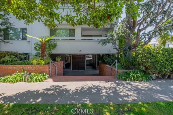 930 California AVE 105, Santa Monica, CA 90403