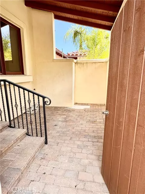 Avalon, CA 90704,344 Triana LN 102