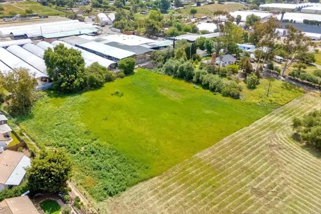 1932 Victory DR, Vista, CA 92084