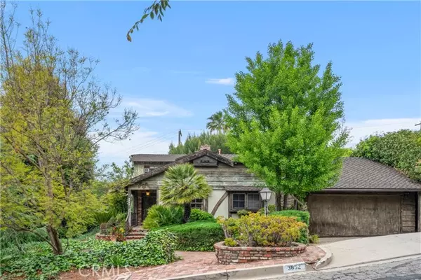 3852 Eureka Dr., Studio City, CA 91604