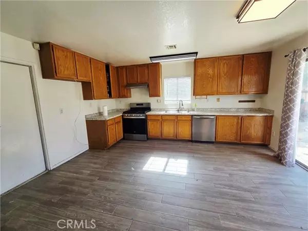 Adelanto, CA 92301,10403 Buckboard CIR