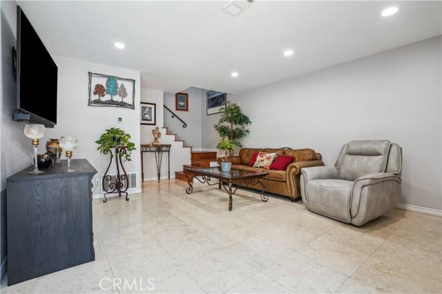 Yorba Linda, CA 92886,20332 Flower Gate LN 7