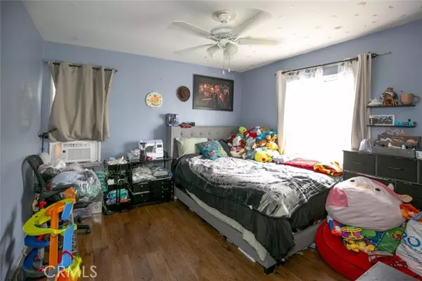 Sun Valley, CA 91352,7347 Bakman AVE