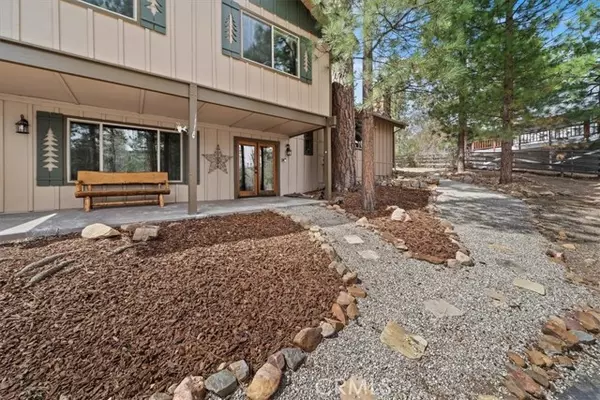 Big Bear Lake, CA 92315,41604 Hummingbird LN