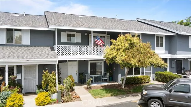 157 Yorktown LN, Costa Mesa, CA 92626