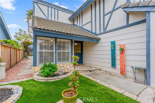 Laguna Hills, CA 92653,25012 Carol LN