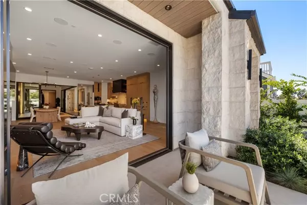 Corona Del Mar, CA 92625,412 Heliotrope AVE