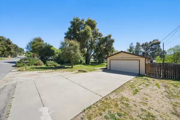 Campo, CA 91906,2484 White Goose RD
