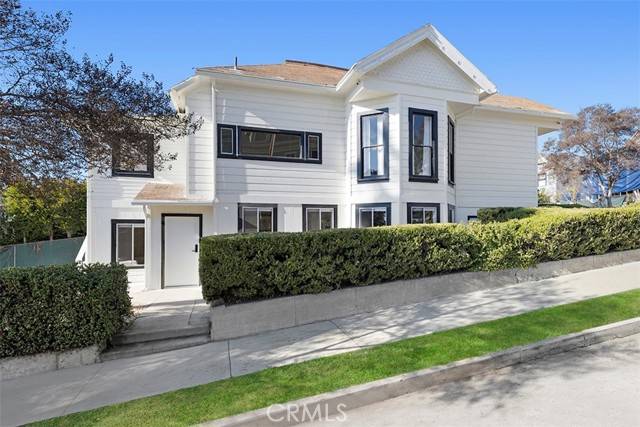 Los Angeles, CA 90026,715 Douglas ST