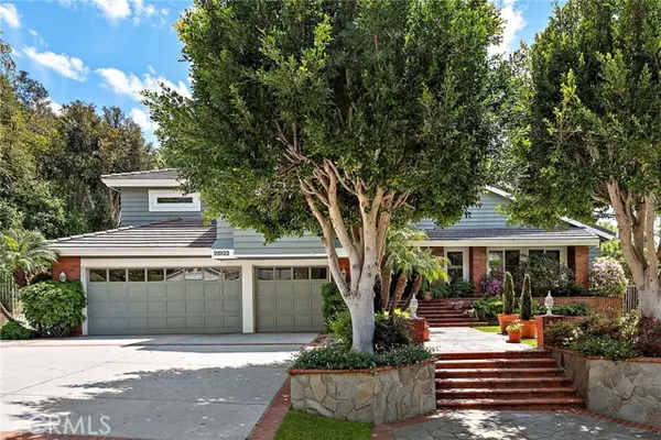 25122 Black Horse LN, Laguna Hills, CA 92653