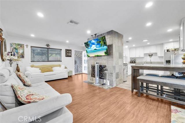 24 S La Salle ST, Redlands, CA 92374