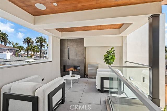 Corona Del Mar, CA 92625,507 .5 Marguerite AVE