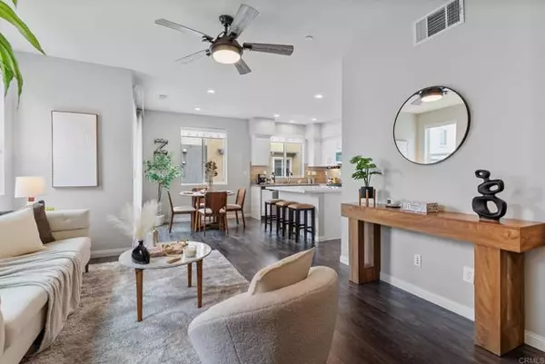 Escondido, CA 92025,225 Royal Gln 404