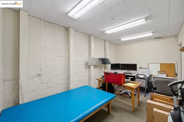 Berkeley, CA 94705,2911 Shattuck Ave