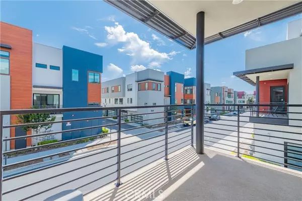 421 Transport, Tustin, CA 92782