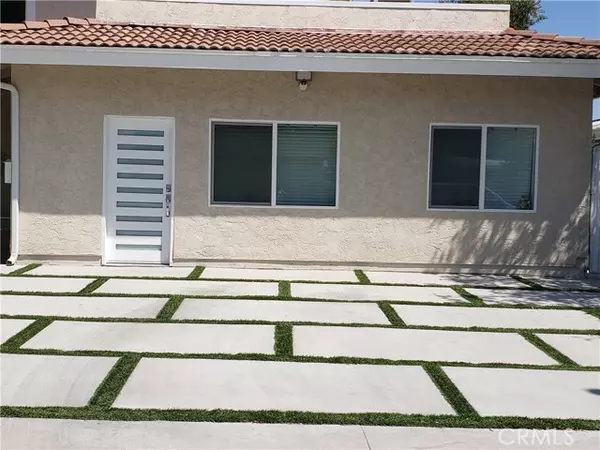 6652 1/2 Vickiview DR, West Hills, CA 91307