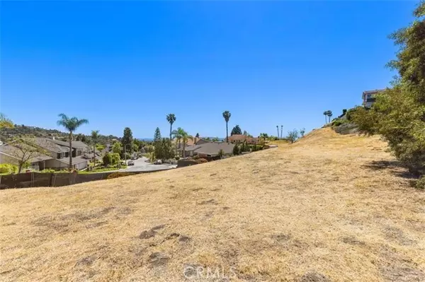 Santa Ana, CA 92705,13131 Lemon Leaf LN
