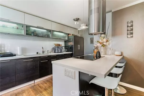 Long Beach, CA 90814,360 Obispo Avenue 15