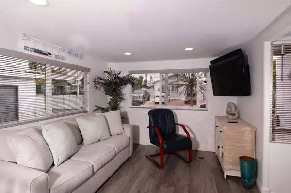 Oceanside, CA 92054,1046 S Cleveland ST 16