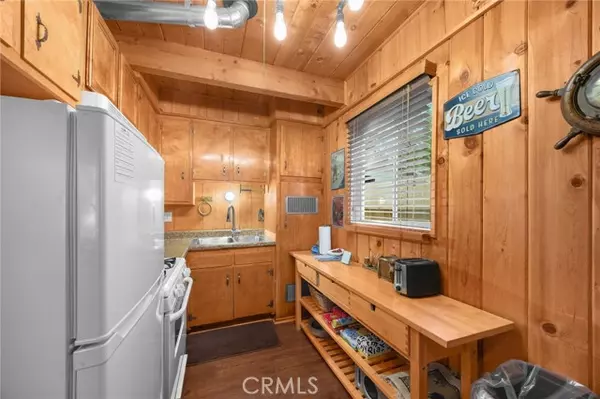 Sugarloaf, CA 92386,747 Holmes LN