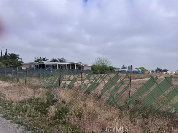 Perris, CA 92570,20660 Warren RD