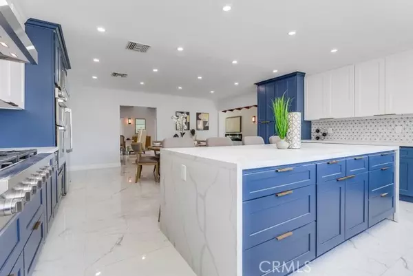 Woodland Hills, CA 91367,22555 Califa ST