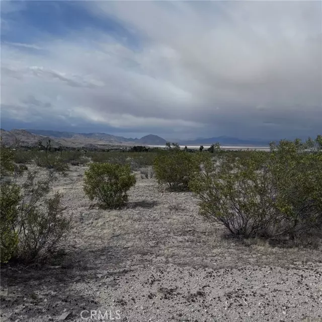 Apple Valley, CA 92307,0 Corwin RD