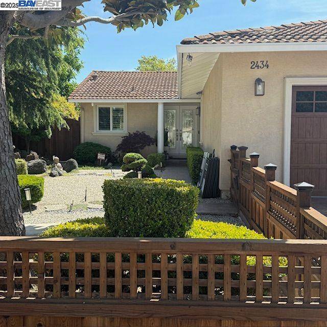 Hayward, CA 94545-4564,2434 Hibiscus DR