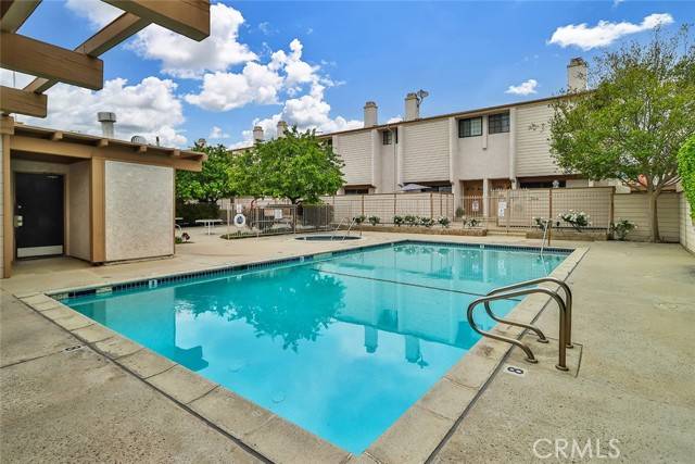 Chatsworth, CA 91311,21025 Lemarsh ST G39