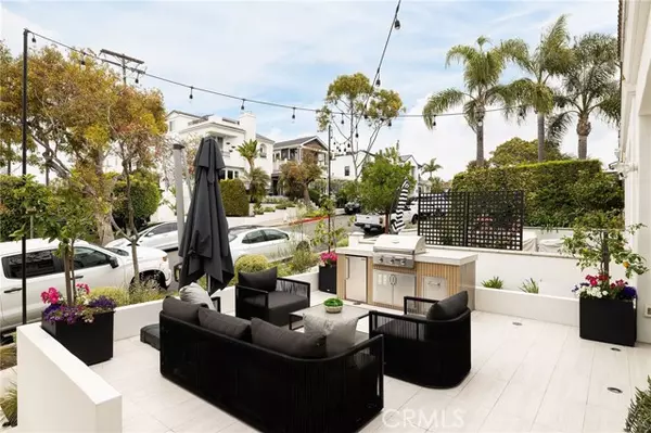 Corona Del Mar, CA 92625,502 Jasmine AVE A