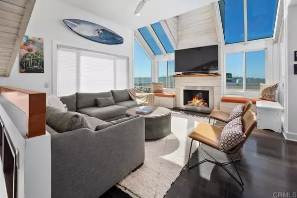 Solana Beach, CA 92075,328 SHOMAKER CT.