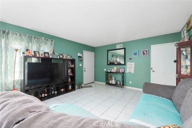 Lancaster, CA 93535,423 Landsford ST