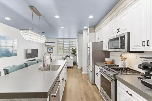 687 S Coast Hwy 101 216, Encinitas, CA 92024