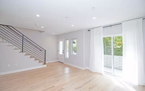Carlsbad, CA 92008,3341 Tyler ST