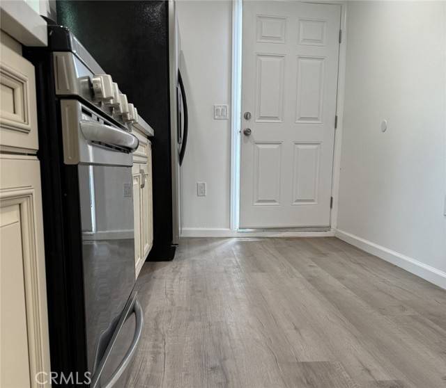 Reseda, CA 91335,7319 White Oak AVE