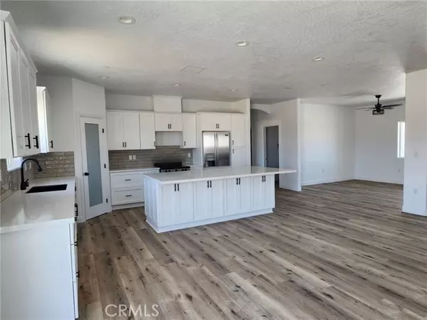 Apple Valley, CA 92307,21053 Huasna RD