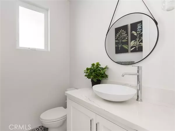Redondo Beach, CA 90278,2317 Vanderbilt LN C