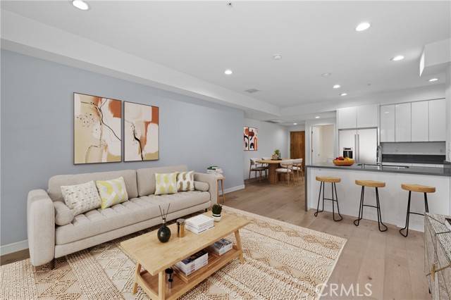 105 S Mariposa AVE 209, Los Angeles, CA 90004