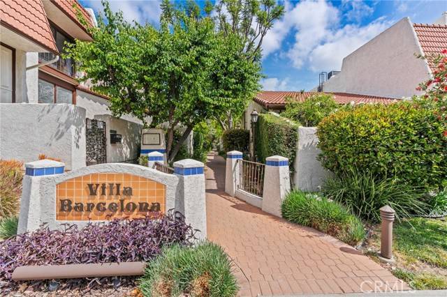 22277 1/2 Erwin ST, Woodland Hills, CA 91367