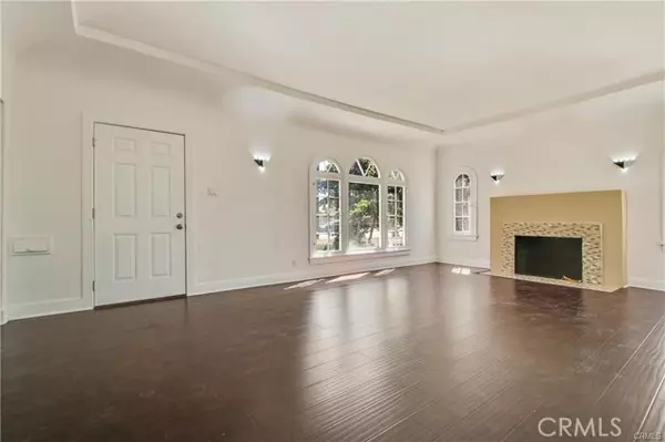 Compton, CA 90220,443 W Tichenor ST
