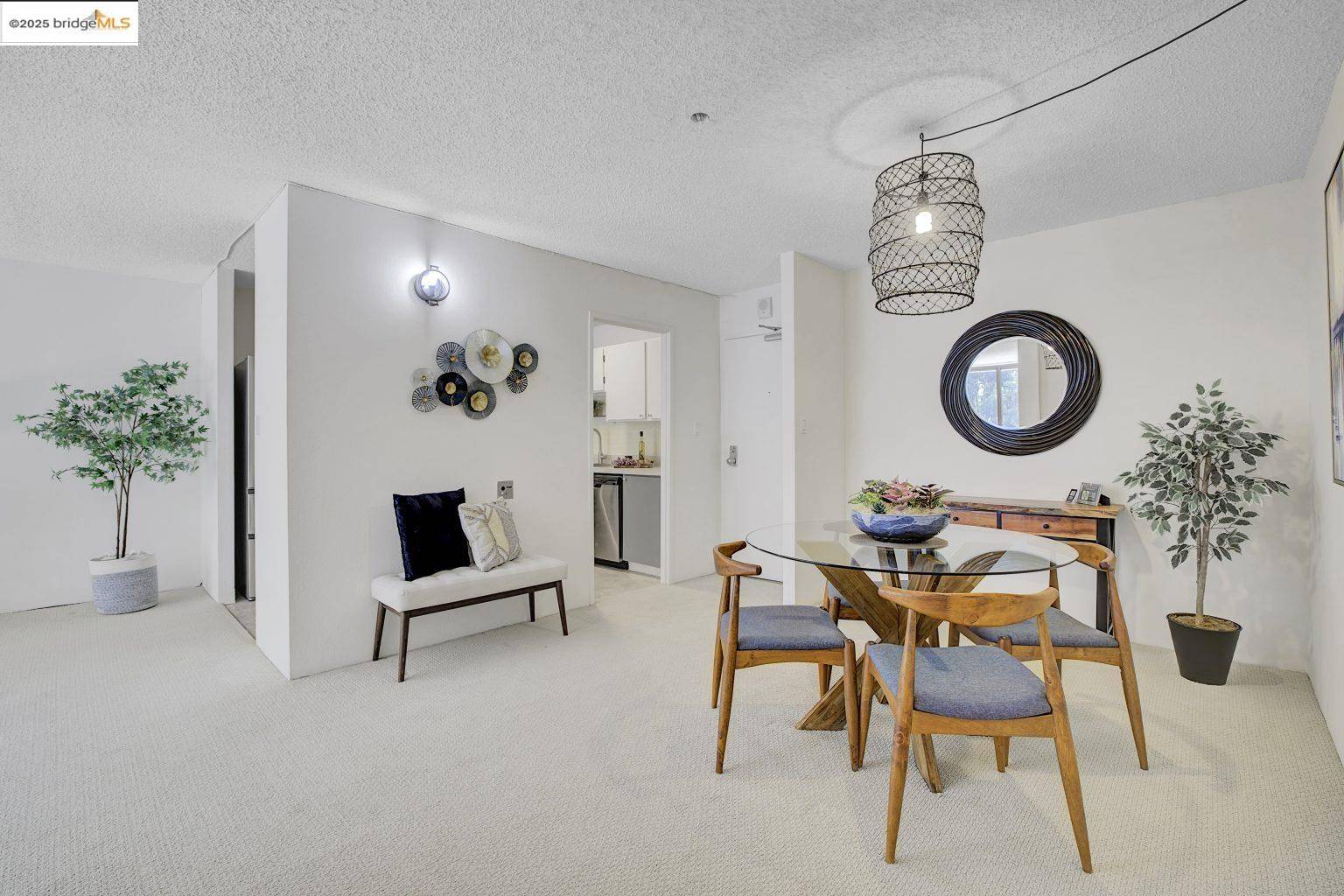 Albany, CA 94706,555 Pierce St 842