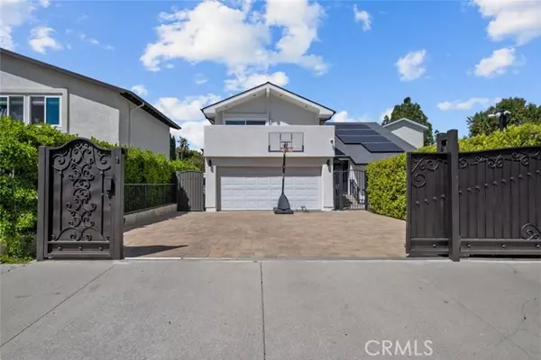 Woodland Hills, CA 91367,22835 Styles ST